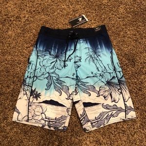 Roundtree & Yorke Men’s Swim Trunks